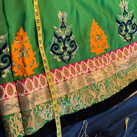 Beautiful Lehenga worn a couple time - Picture 6 of 7